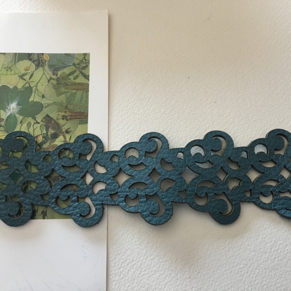 Blue leather  Boho Cut Out Scroll Pattern Bracelet preowned - Picture 3 of 7
